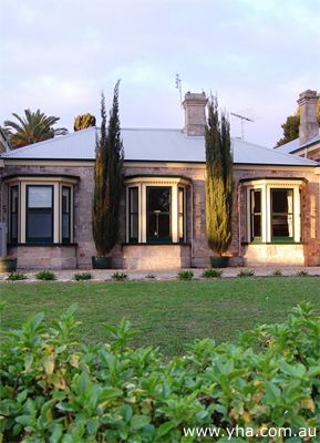 Lakeside Manor Yha - Coogee Beach Accommodation 1