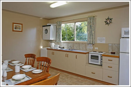 Amos House  & Swansea  Villas - Coogee Beach Accommodation 3