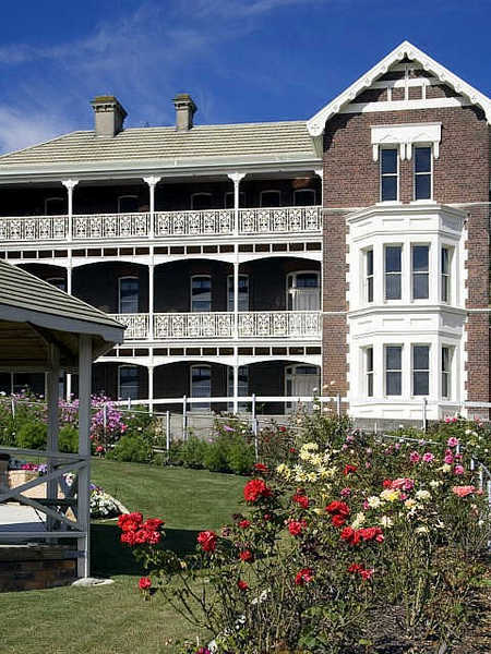 Auldington - Coogee Beach Accommodation 0