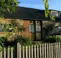 Daisy Bank Cottages - Coogee Beach Accommodation