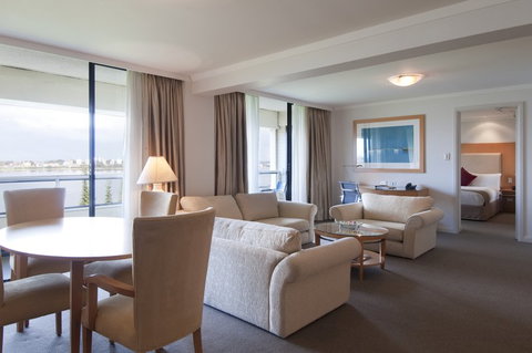 Crowne Plaza Perth - Coogee Beach Accommodation 3