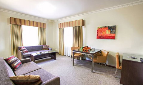 Governor Macquarie Motor Inn - Coogee Beach Accommodation 1