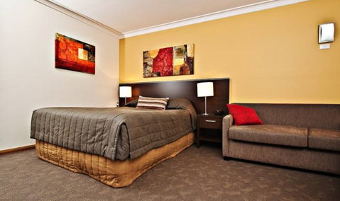 Governor Macquarie Motor Inn - Coogee Beach Accommodation 3