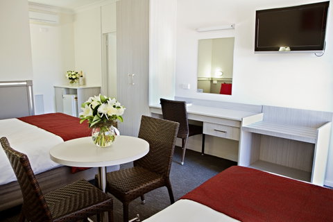 Governor Macquarie Motor Inn - Coogee Beach Accommodation 5