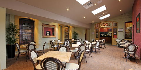 Fed On Semaphore - Coogee Beach Accommodation 2