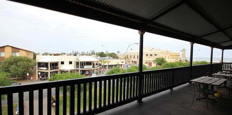 Fed On Semaphore - Coogee Beach Accommodation 5
