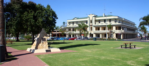 Renmark Hotel/Motel & Function Centre - Coogee Beach Accommodation 8