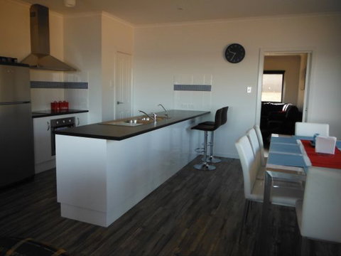Coastal Getaway - Coogee Beach Accommodation 2