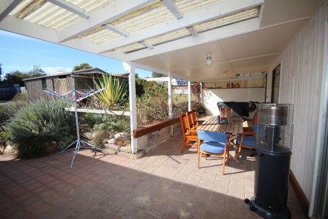 LJ Hooker Goolwa Holiday Rentals - 12 Willmett Road, Goolwa Beach - Coogee Beach Accommodation 3