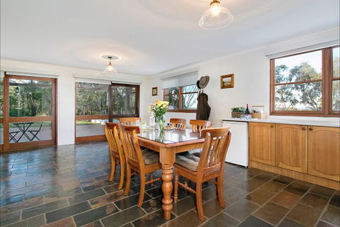 Blueberry Hills On Comleroy - Coogee Beach Accommodation 2