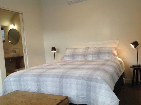 Studio Venti Sette - Coogee Beach Accommodation 15