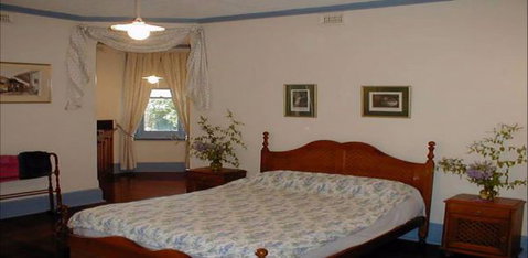 Warwick House - Coogee Beach Accommodation 0