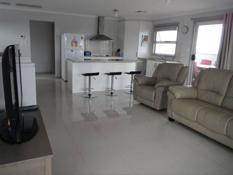Wellington - Coogee Beach Accommodation 1