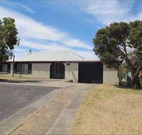 Carthew Street Holiday Home - Coogee Beach Accommodation