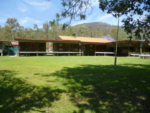 Christmas Creek Cafe` And Cabins - Coogee Beach Accommodation 2