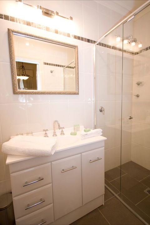 94 Best Apartments - Coogee Beach Accommodation 4