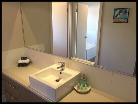 Adore 6 Villa - Coogee Beach Accommodation 6