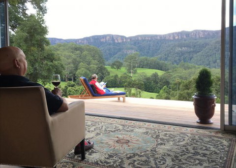 Amaroo Valley Springs - Coogee Beach Accommodation 1