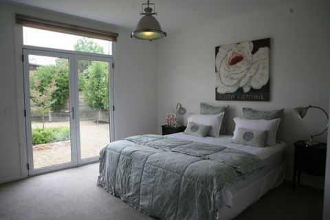 Bright Bliss - Coogee Beach Accommodation 1