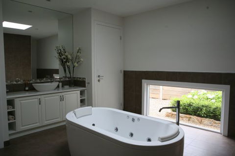 Bright Bliss - Coogee Beach Accommodation 2