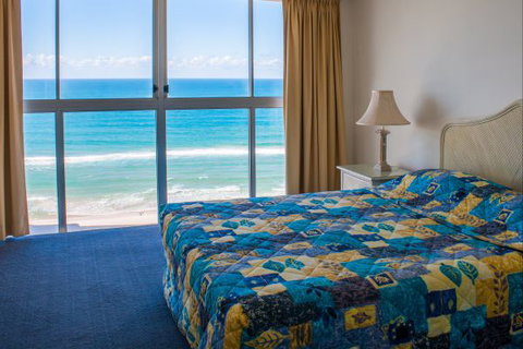 Cashelmara Burleigh Beachfront Apartments - Coogee Beach Accommodation 2