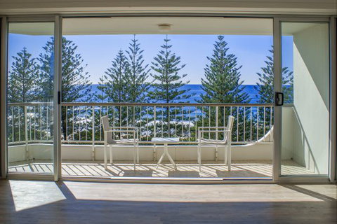 Cashelmara Burleigh Beachfront Apartments - Coogee Beach Accommodation 7