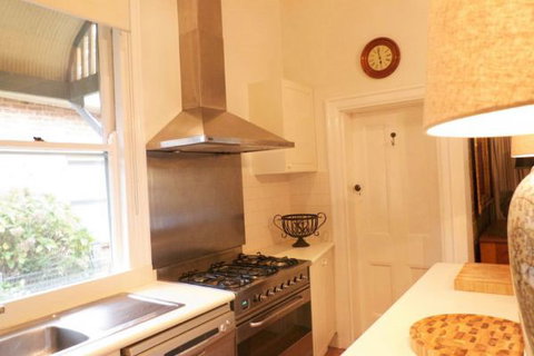 Cadogan Central Luxury - Coogee Beach Accommodation 3