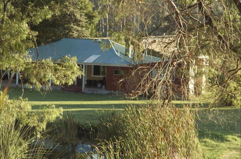 Crystal Springs Homestead - Coogee Beach Accommodation 0