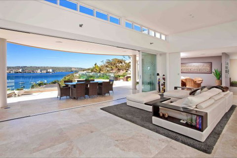 Deep Blue - Coogee Beach Accommodation 1