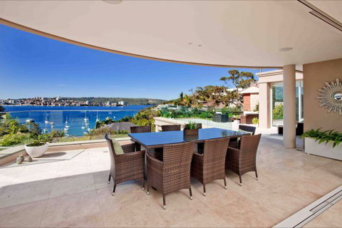 Deep Blue - Coogee Beach Accommodation 2