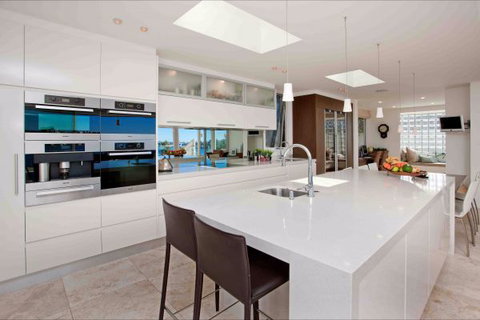 Deep Blue - Coogee Beach Accommodation 6
