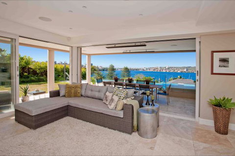 Deep Blue - Coogee Beach Accommodation 9