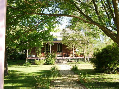 Dingle B And B - Coogee Beach Accommodation 0