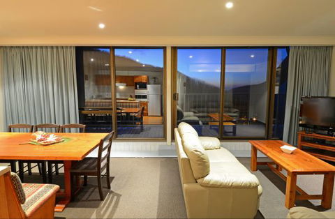 Falls Creek Country Club - Coogee Beach Accommodation 6
