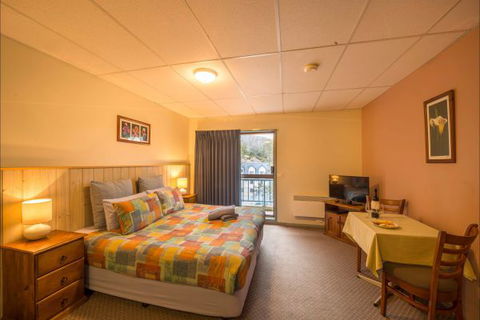 Falls Creek Country Club - Coogee Beach Accommodation 8