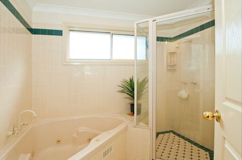 Fairlight House - Coogee Beach Accommodation 5