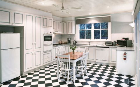 Fairbank House - Coogee Beach Accommodation 4