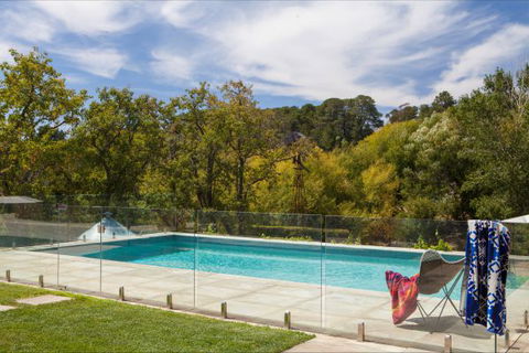Flop House - Coogee Beach Accommodation 2