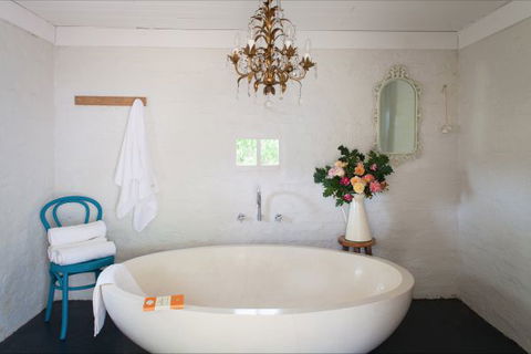 Flop House - Coogee Beach Accommodation 4