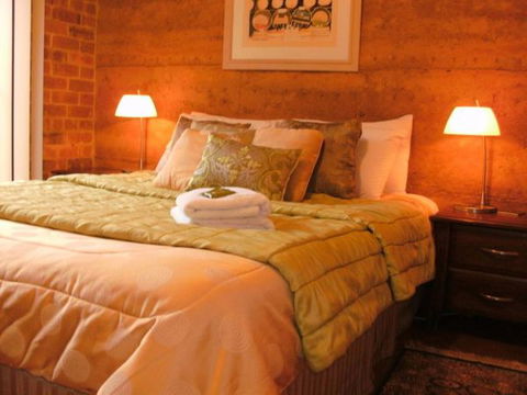 Forest Retreat Bed And Breakfast - Coogee Beach Accommodation 0