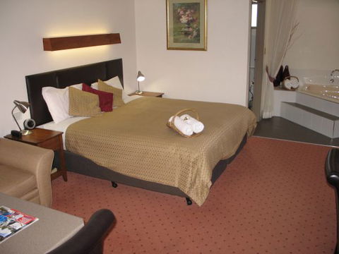 Golden Chain Wine Village Motor Inn - Coogee Beach Accommodation 2