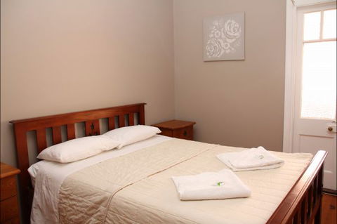 Hotel Corones Charleville - Coogee Beach Accommodation 3