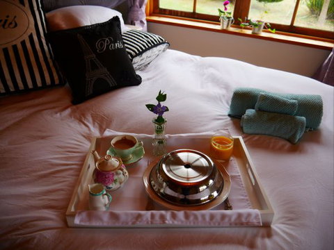 La Perrie Chalet Bed And Breakfast - Coogee Beach Accommodation 1