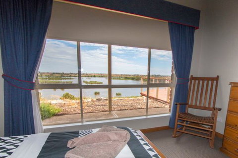 Limestone Ridge - Holiday House - Coogee Beach Accommodation 3