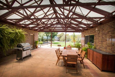 Limestone Ridge - Holiday House - Coogee Beach Accommodation 5