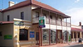 Victoria Hotel - Coogee Beach Accommodation 4