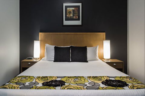 Mantra 100 Exhibition - Coogee Beach Accommodation 2