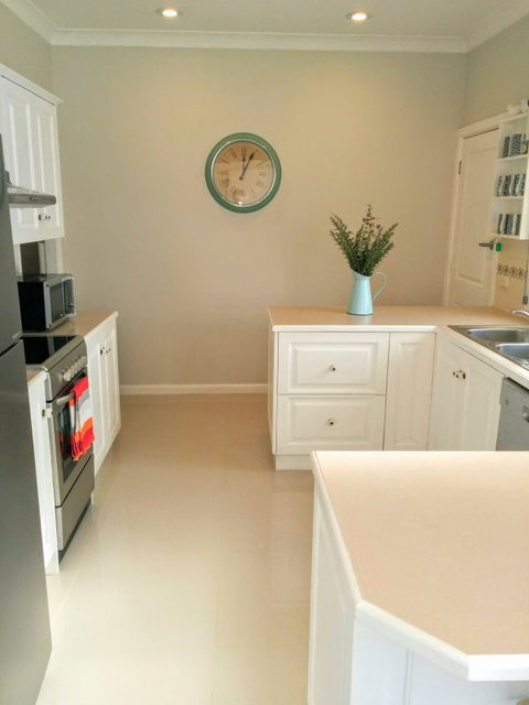 Magnolia Corner - Coogee Beach Accommodation 4