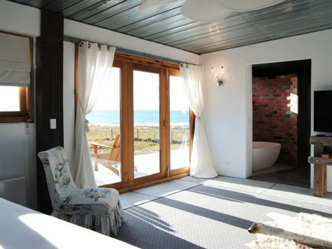 Malibu On The Beach - Coogee Beach Accommodation 4