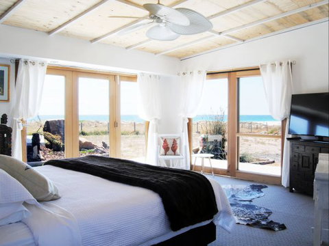 Malibu On The Beach - Coogee Beach Accommodation 7
